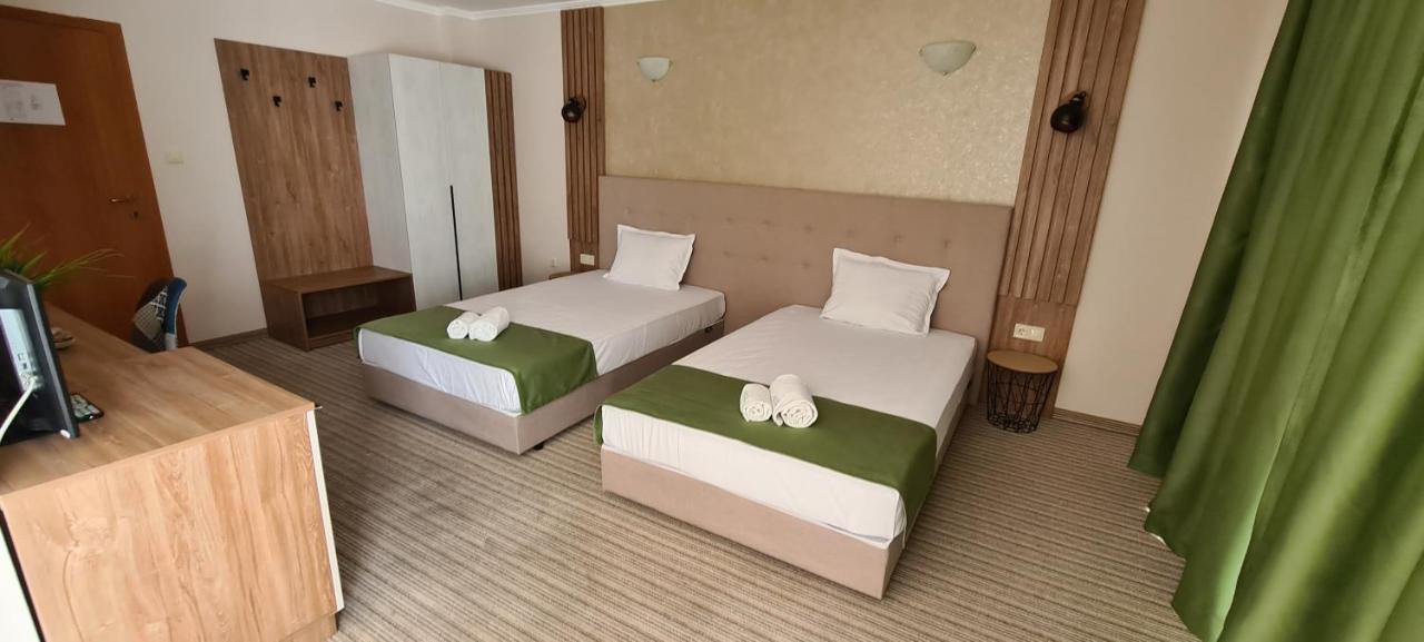 Mirana Family Hotel Burgas Esterno foto