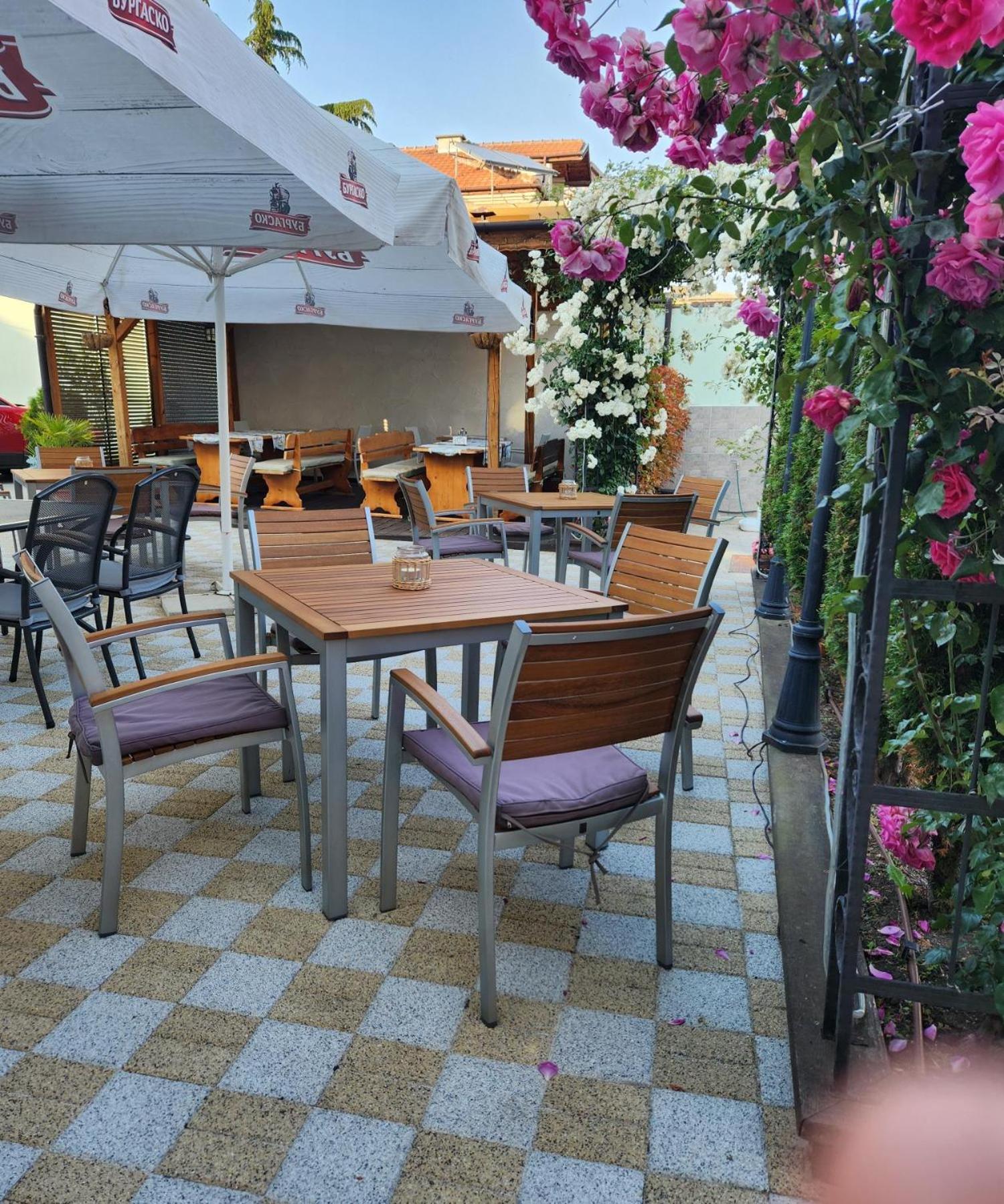 Mirana Family Hotel Burgas Esterno foto