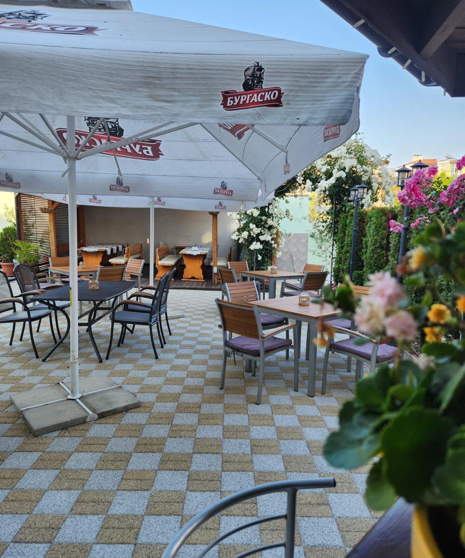Mirana Family Hotel Burgas Esterno foto